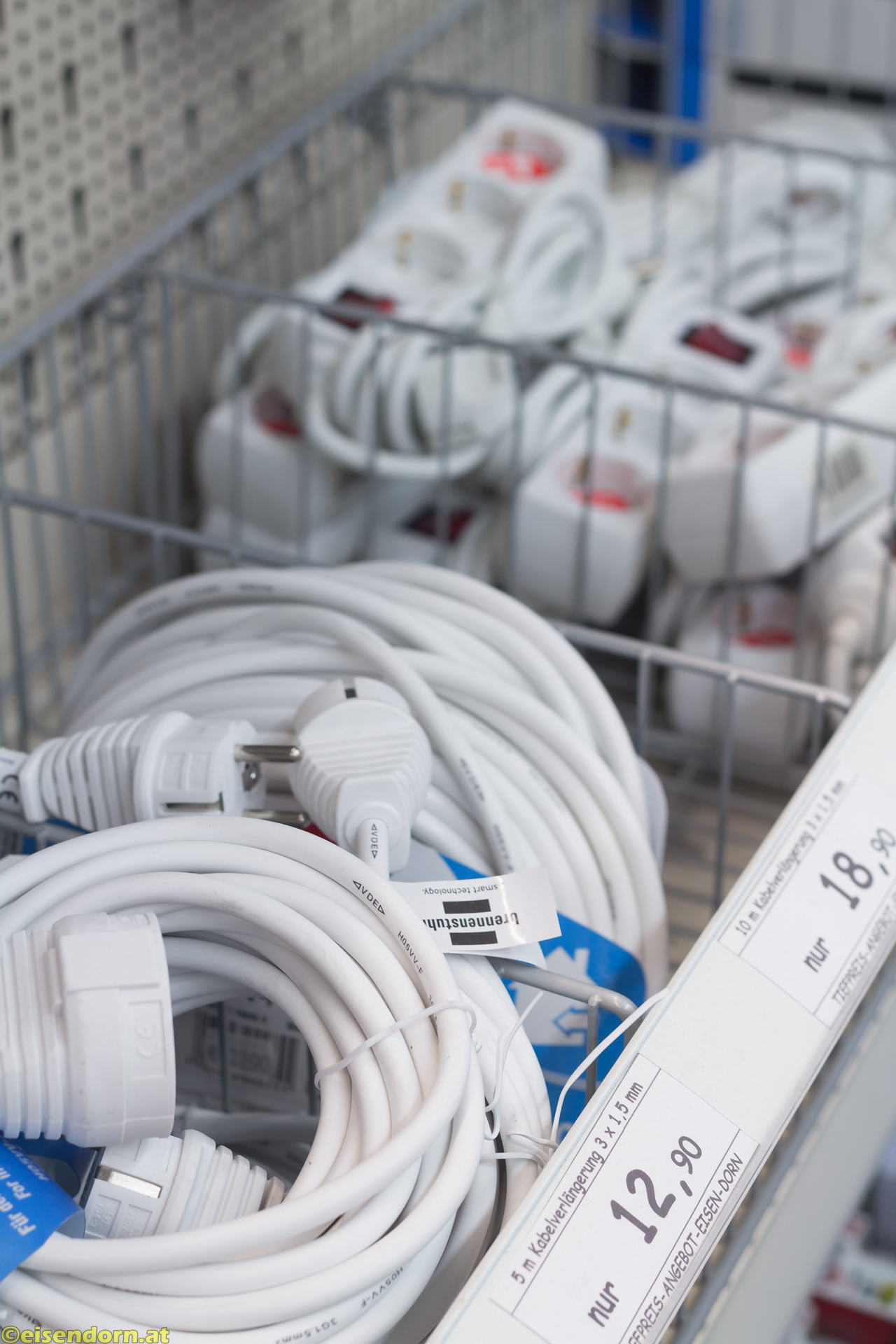 Stecker bei Eisen-Dorn
