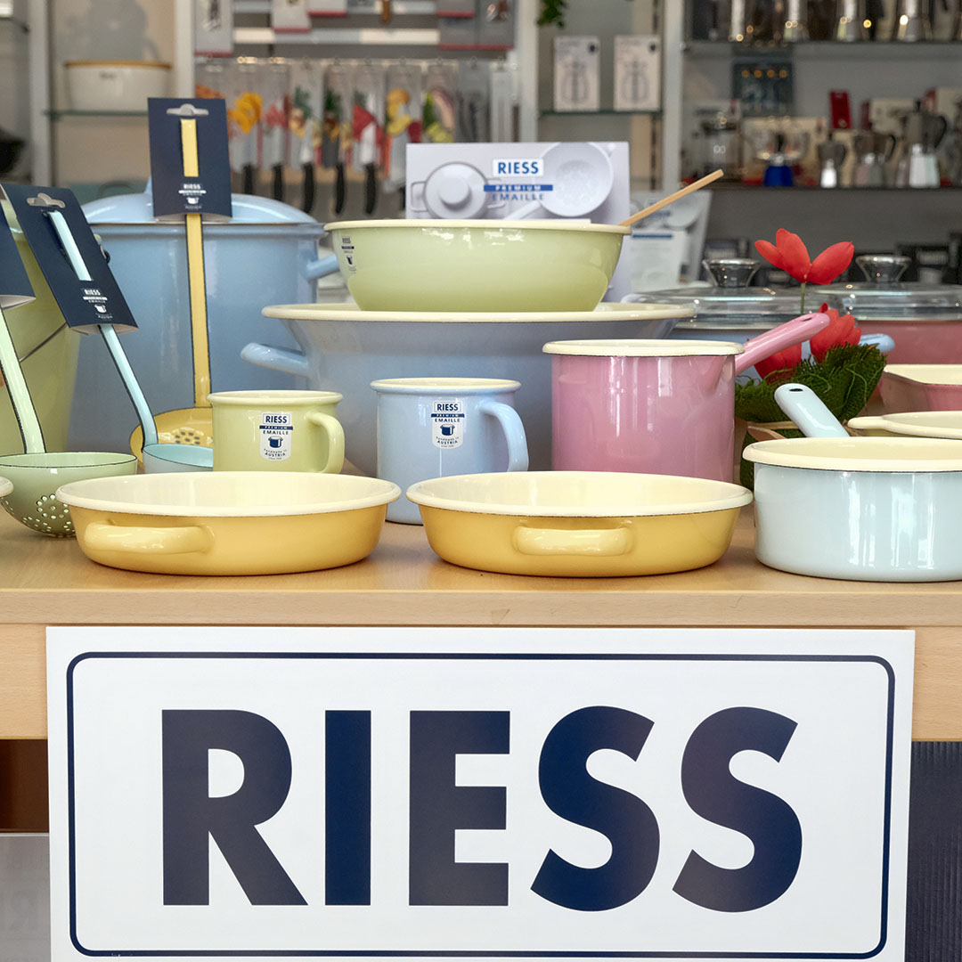 riess-emaille-bunt-pastell-wien-25-eisendorn-news
